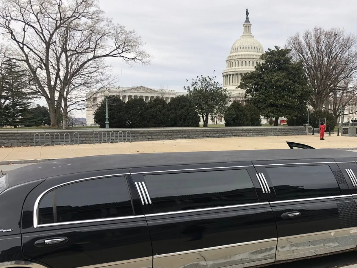 Black Lincoln Town Car stretch limousine at the US Capitol, Smart Limo Rental Washington DC fleet