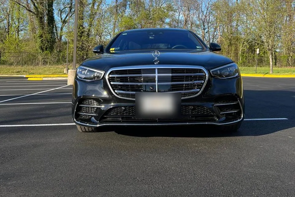 Black executive sedan (Mercedes-Benz S-Class), Smart Limo Rental Washington DC chauffeur fleet