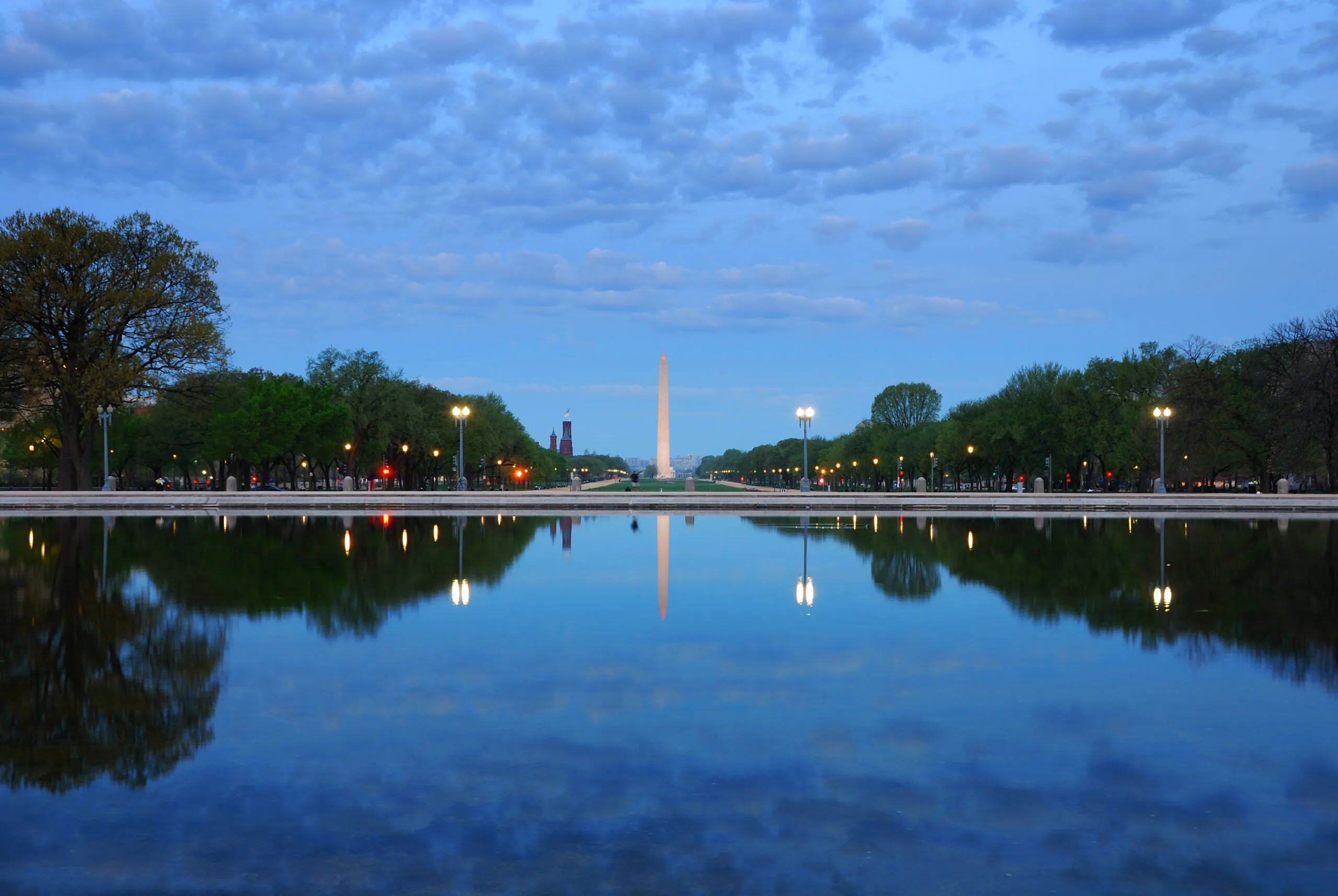 Custom Washington DC private limousine tour at sunrise designed around your preferences and pace