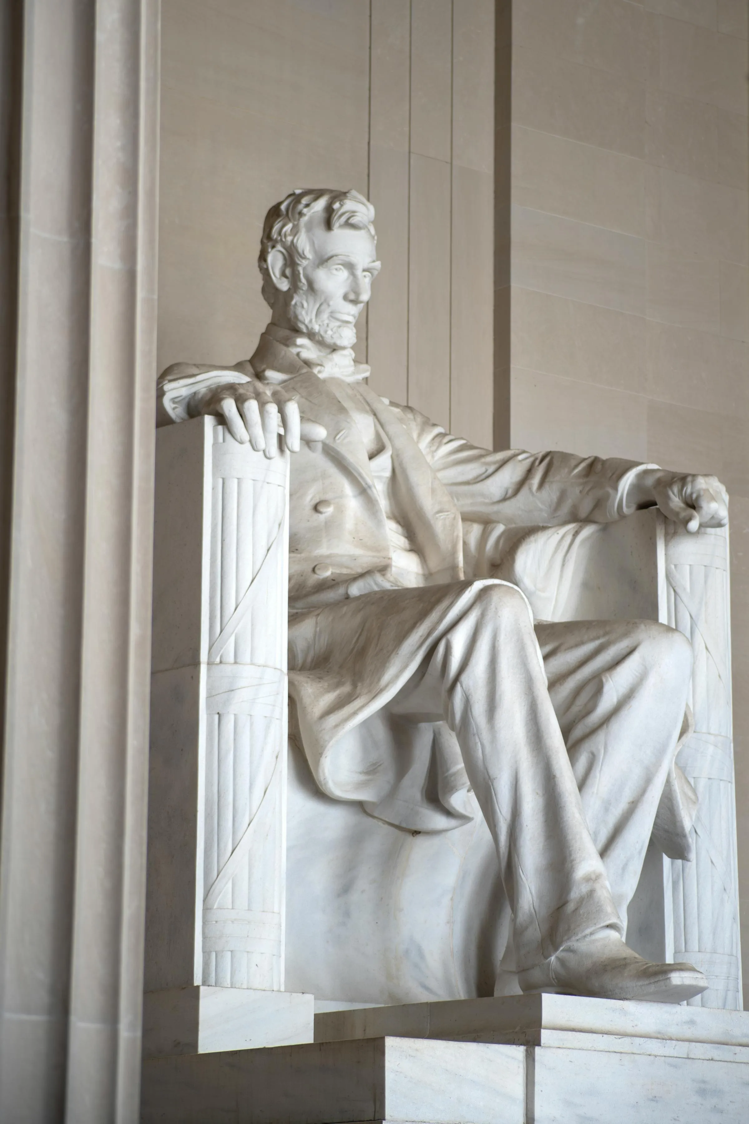 Abraham Lincoln statue inside the Lincoln Memorial on a private DC day-time chauffeured tour