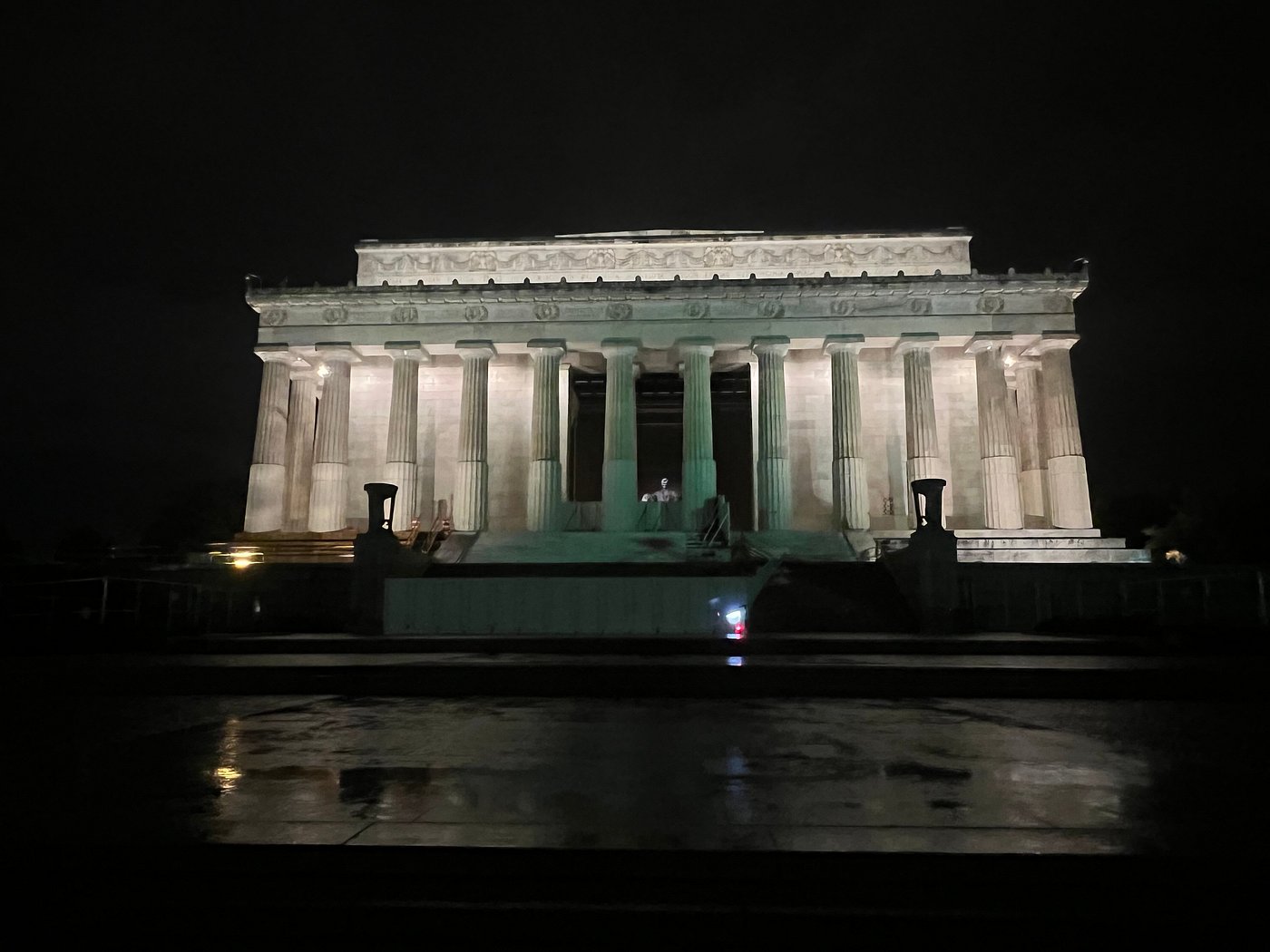 Lincoln Memorial illuminated at night