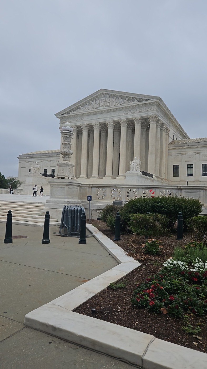 U.S. Supreme Court Building on a chauffeured Capitol Hill tour of Washington DC, Smart Limo Rental