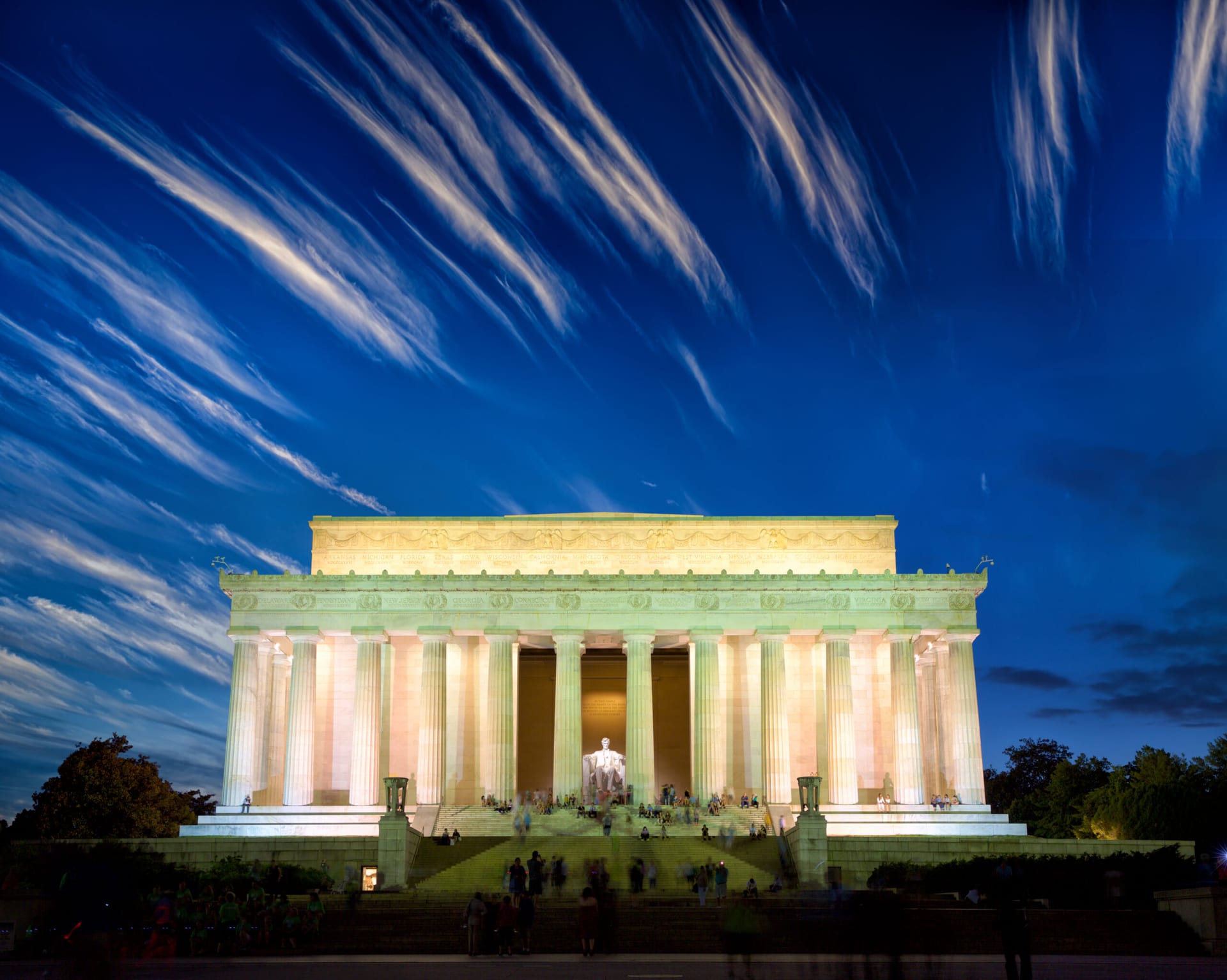 Lincoln Memorial statue, minutes from Foggy Bottom hotels by chauffeured car